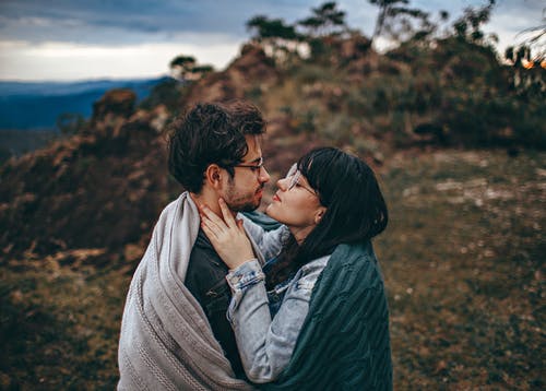 从细节看出男生的家境 从细节看出男生的家境